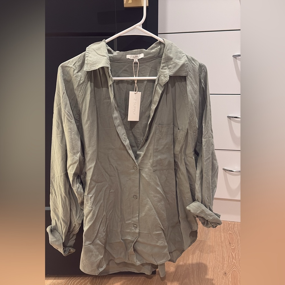 NWT z supply blouse